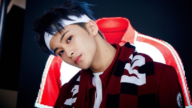 ลุคหนุ่มนักกีฬาเหมาะกับมาร์คจริง