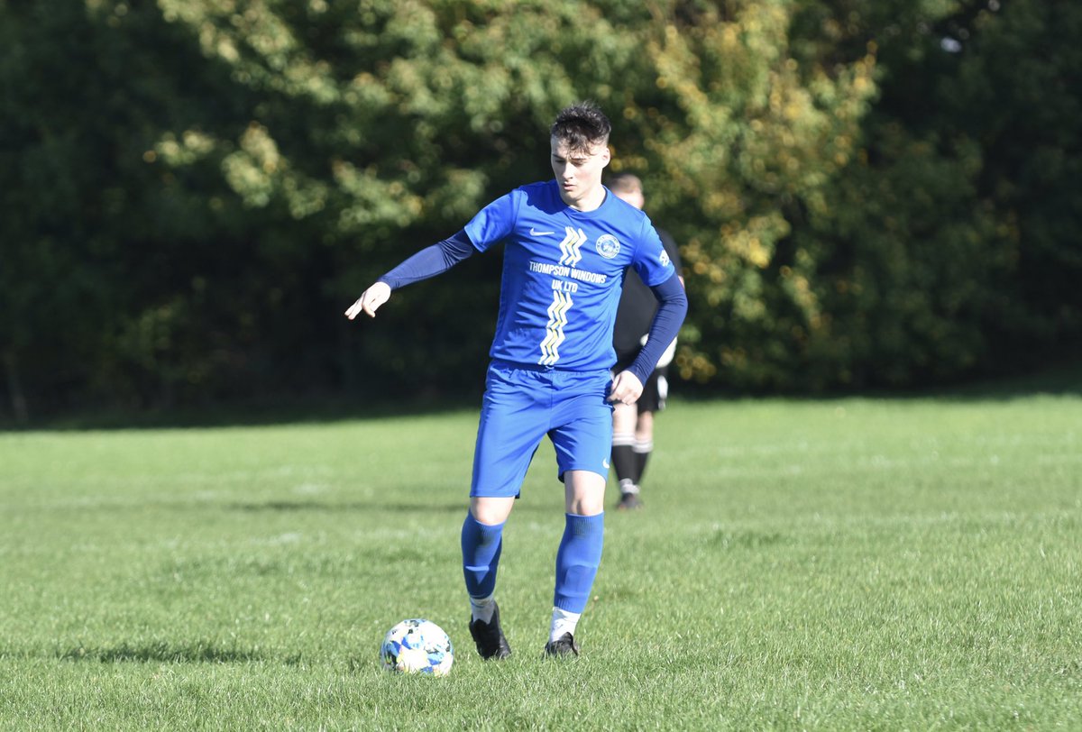 jackcleevely's tweet image. This morning a mate of mine broke his ankle at football and as a team we are all trying to sort something special out. 

He’s a big chelsea fan and would really appreciate if you could help me try get a shirt signed by any players. 

Please RT and tag any players below ⬇️⚽️

#CFC