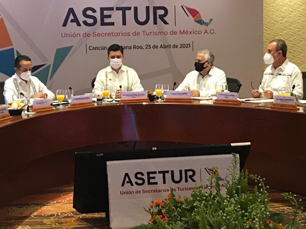 asetur_mx's tweet image. En el marco de la Cumbre Global del @WTTC en Cancún, Quintana Roo, iniciamos la XLI Sesión Ordinaria de la ASETUR con la participación presencial y virtual de las y los Titulares de Turismo de México, así como de nuestros invitados especiales: @CarlosJoaquin y @TorrucoTurismo.