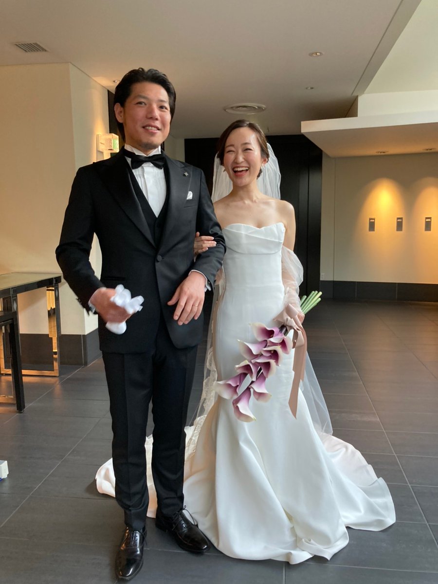 mami_kitagawa's tweet photo. 昨日結婚式を挙げてきました😊
規模を縮小したり、できることも限られる中でしたが、たくさんの人の優しい気持ちに触れられて、しっかり親に感謝を伝えられて、生涯忘れられない一日になりました⛪💕 https://t.co/IKNruD2V4Q