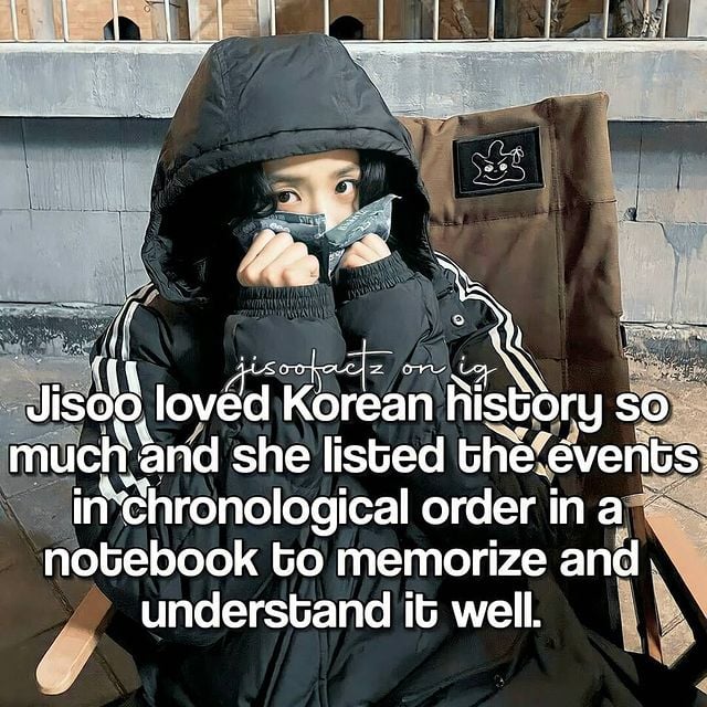 J080816's tweet photo. #jisoofacts
-Jisoo loves korean history so much and she listed the events in chronological order in a notebook to memorize and understand it well.

SOURCE:https://t.co/WAbbmB56DC... https://t.co/MkIJKp5BkO