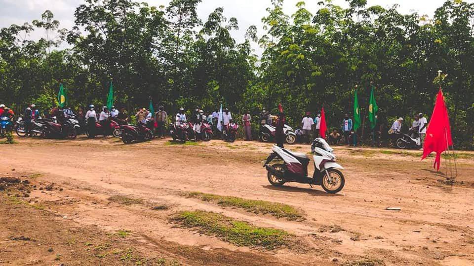 Military terrorists brutally cracked down on motorcycles strike in LaungLon, Dawei by opening gunfires for more than 10 times. No injuries were reported but seven motorcycles were looted by Junta.
#Apr25Coup
#ASEANsupportNUG
#WhatsHappeningInMyanmar