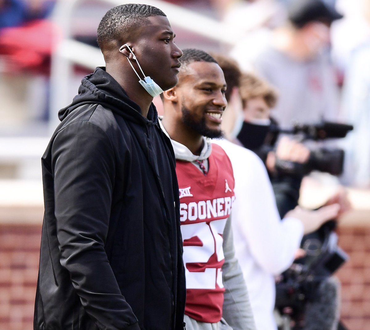 OU_Football's tweet photo. Family.

#OUDNA 

@7avageszn @Joe_MainMixon @KennethMurray @ClaytonMC9 @creed_humphrey https://t.co/nw7GJX2e9Y