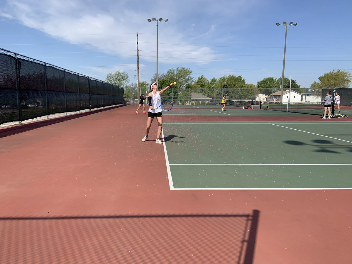 Underway on Senior Day for <a href="/estatetennis/">Emporia State Tennis</a> women against <a href="/fhsuathletics/">FHSU Athletics</a> on the EHS Courts. #StingersUp