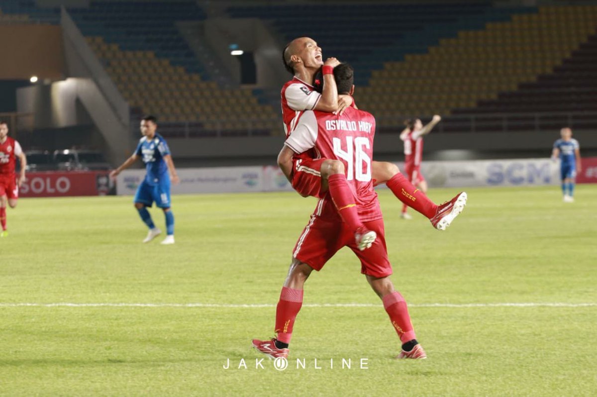 2-0, 1-2
.
Sempurna.
.
#PersijaJuara
#Persijaday