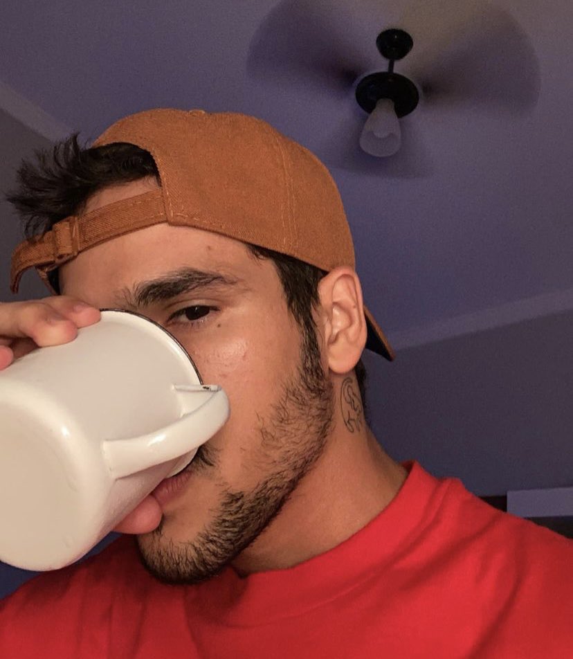 MenLounge's tweet image. 