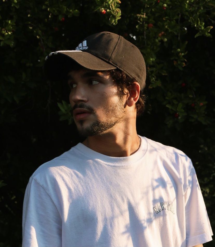 MenLounge's tweet image. 