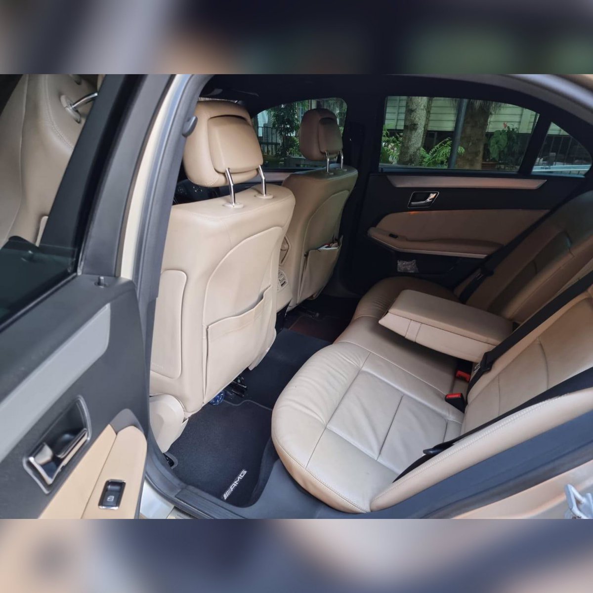 Mercedes Benz :: E350 :: Year 2009:: 3450cc  :: AvantGarde Sport  ::  Leather Interior :: 
✅Cash Offer Kshs 2.2M
🔥LipaPolePole🔥
✅Bank Asset from 70% and up to 5 Years Repayment.