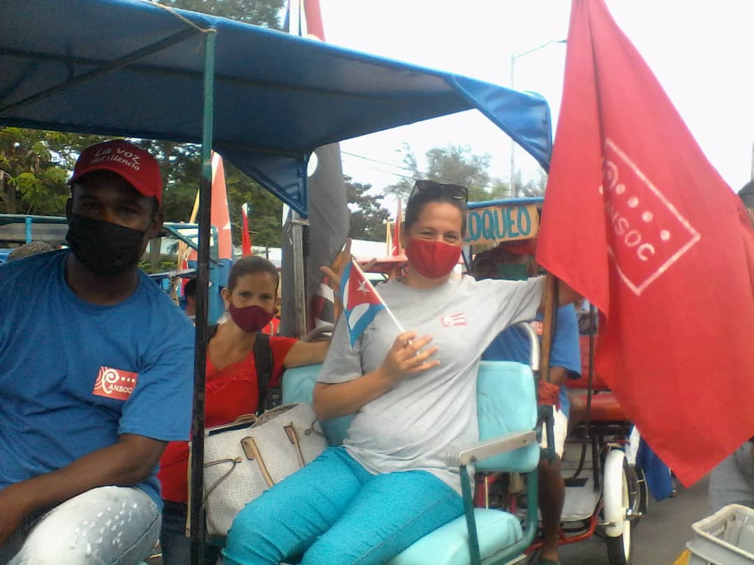 Jóvenes sordos de las Tunas participan en caravana contra bloqueo.
#EliminaElBloqueo #NoMasBloqueoACuba #CubaViva #PuentesDeAmor #caravanamundialvsbloqueo
