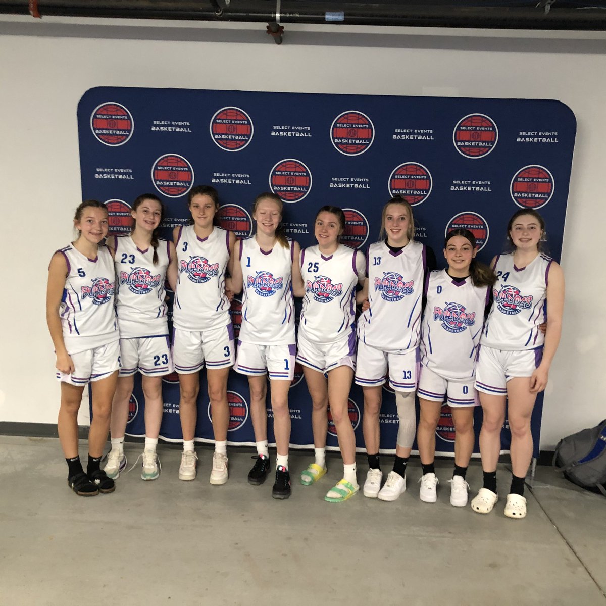 BulldogsCity's tweet photo. Finished 3-2 @SelectEventsBB live @ The Nook with a W against PA Premier this morning 41-32. Lyv Woodruff 15pts, Caprice Haney 11pts/6Reb/8blks, Taylor Evans 10pts/5reb. 💪🏻🏀 https://t.co/hkBcxQofy0