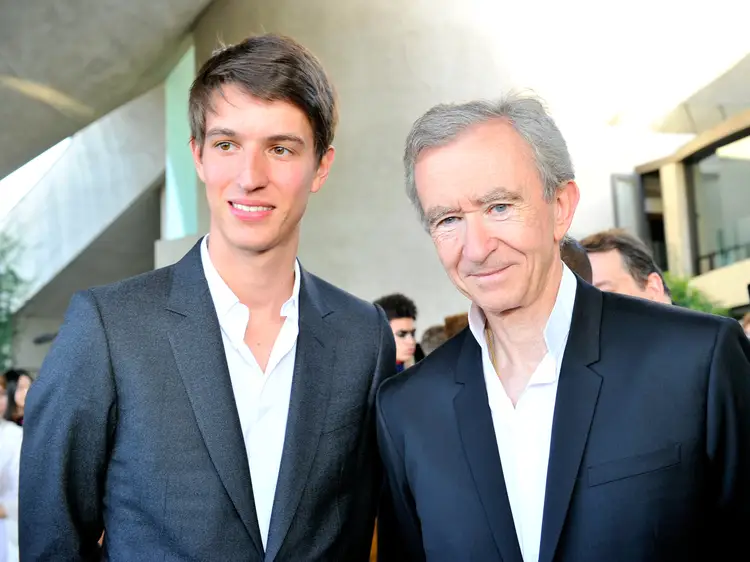 2/Spoiler alert: Arnault won. He became CEO of the company in 1989 and went on an absolute tear to grow it into the $376B behemoth it is today. So, how did he do it while crushing such crisp collarless shirts?