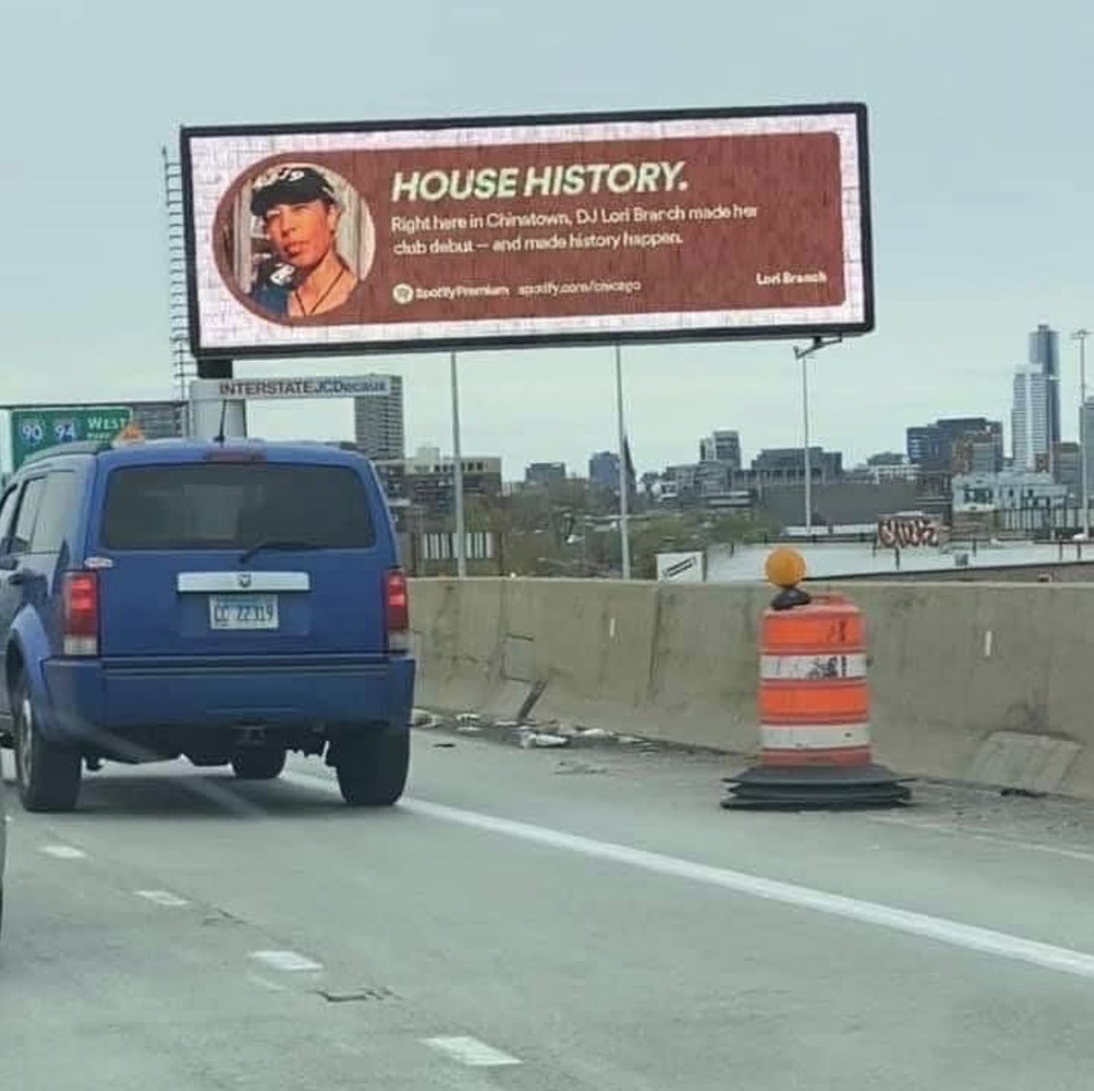 Wow!!! Check out @lorabranch on her billboard in Chicago!!! Yesss!! Check her podcast on @spotify @thevintagehouseshow congrats and #LetsGo!!!! 🔥🔥🎧🎧🎶🎶