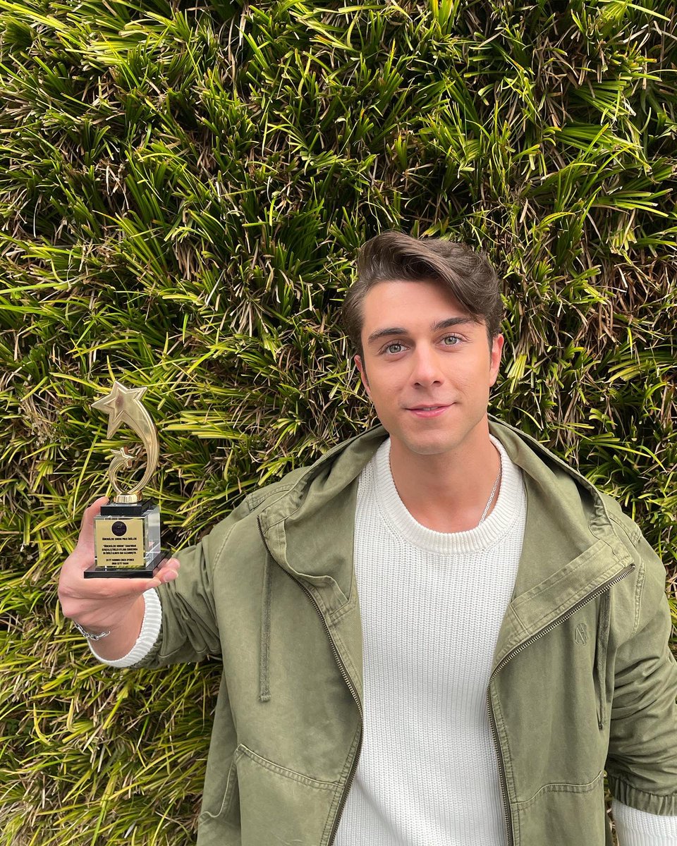 "Ögrencilere Sorduk Proje Ödülleri" kapsamında oy veren ve bu ödülü bana layık gören herkese çok teşekkürler. Sizin sayenizde gelen ödüller beni daha çok mutlu ediyor, nicelerine, teşekkürler