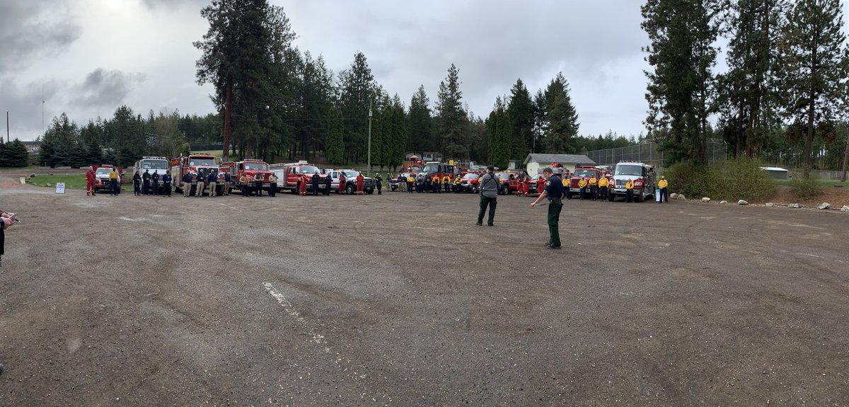 chiefwatkinson's tweet photo. This weekend we are delivering the 2nd of 5  coordinated wildfire engine boss training courses. This training provides local FDs tactics to be deployed while protecting homes from wildfires, in partnership with:   @BCGovFireInfo⁩ ⁦@BC_FireSafety⁩ ⁦@BCFireChiefs⁩ https://t.co/StgJbwQcdO