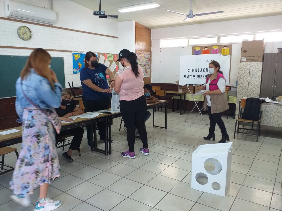 04CDINECoahuila's tweet image. El día de hoy se están llevando a cabo los simulacros y prácticas de la Jornada Electoral para continuar con la capacitación de los FMDC para este #6DeJunio #Elecciones2021MX