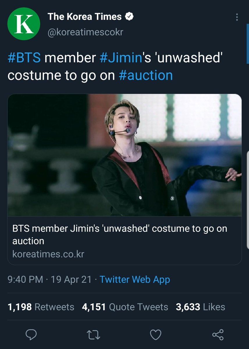 So, as everyone knows, the whole issue started when this article was posted saying that JM's unwashed costume was going to be auctioned off. Note how they make a particular emphasis on how the article of clothing will be sold with "body odor intact".