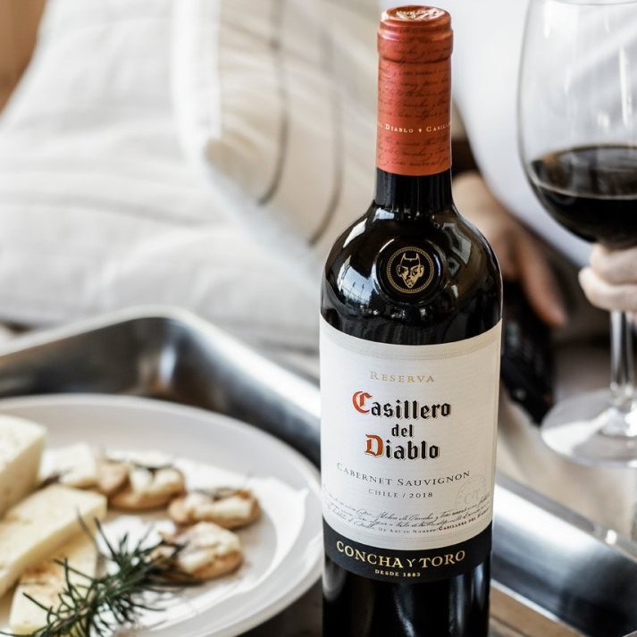SupershopCol's tweet photo. Buena Comida + Buen Vino + Buena Compañía= Grandes  Momentos... 😍😍😍
__
Compra en https://t.co/Ou0VGoMUEi y recibe sin salir de casa
.
.
#vivesupershop #vinos #vinoblanco #vinotinto #conchaytoro #vinoschilenos #beberesponsablemente #compartirconamigos https://t.co/YCcRnF309r