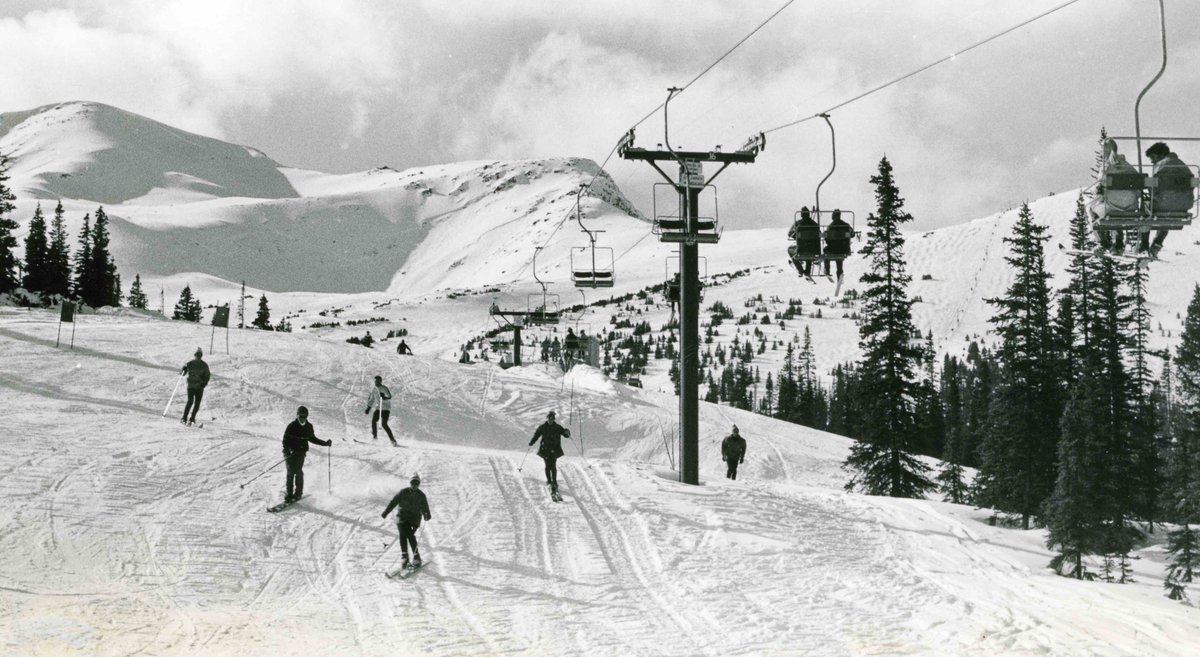 MarmotBasin's tweet image. Join us for some last laps this weekend, April 30-May 2 in your old fashioned onesies or retro bomber windbreakers! #MarmotGoneRetro #retroweekend Details about closing wknd 👉 bit.ly/3gEqjdV Thanks to our sponsors this season! @JasperSFS, Vicious Cycle, Totem Jasper