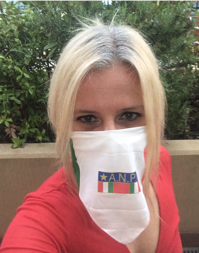 Io così mi sento libera.
Non domani, oggi.
(Anche se, come si vede, non vado dal parrucchiere 😅)
#25aprile2021
#Liberazione
#Resistenza