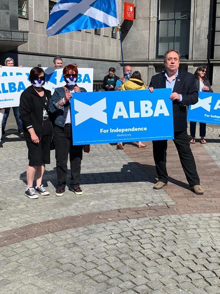 Alba gathers in Aberdeen, looks like the band is back together #ForeverYes #yesalba #Albarising