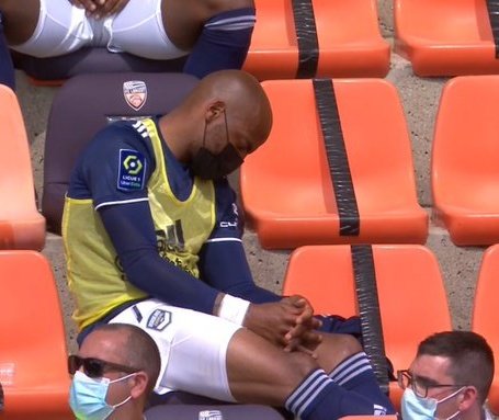 lamoucheduc0ach's tweet photo. Dormir en plein match alors que ton équipe prend une dérouillée...
C'est pas Briand Jimmy... https://t.co/MQ8neSWT8l