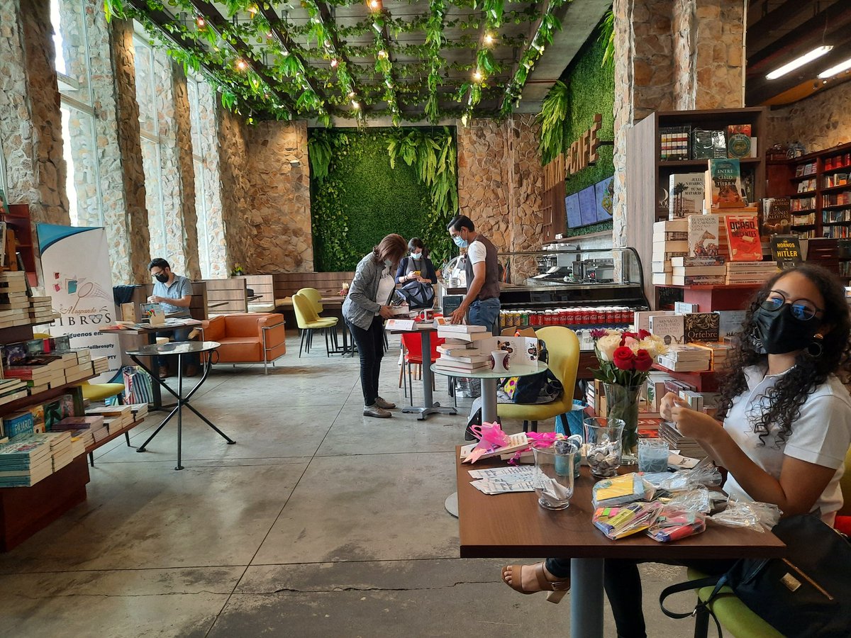 twittdelamancha's tweet image. Listos para el parking literario en @twittdelamancha de @MultiplazaPA