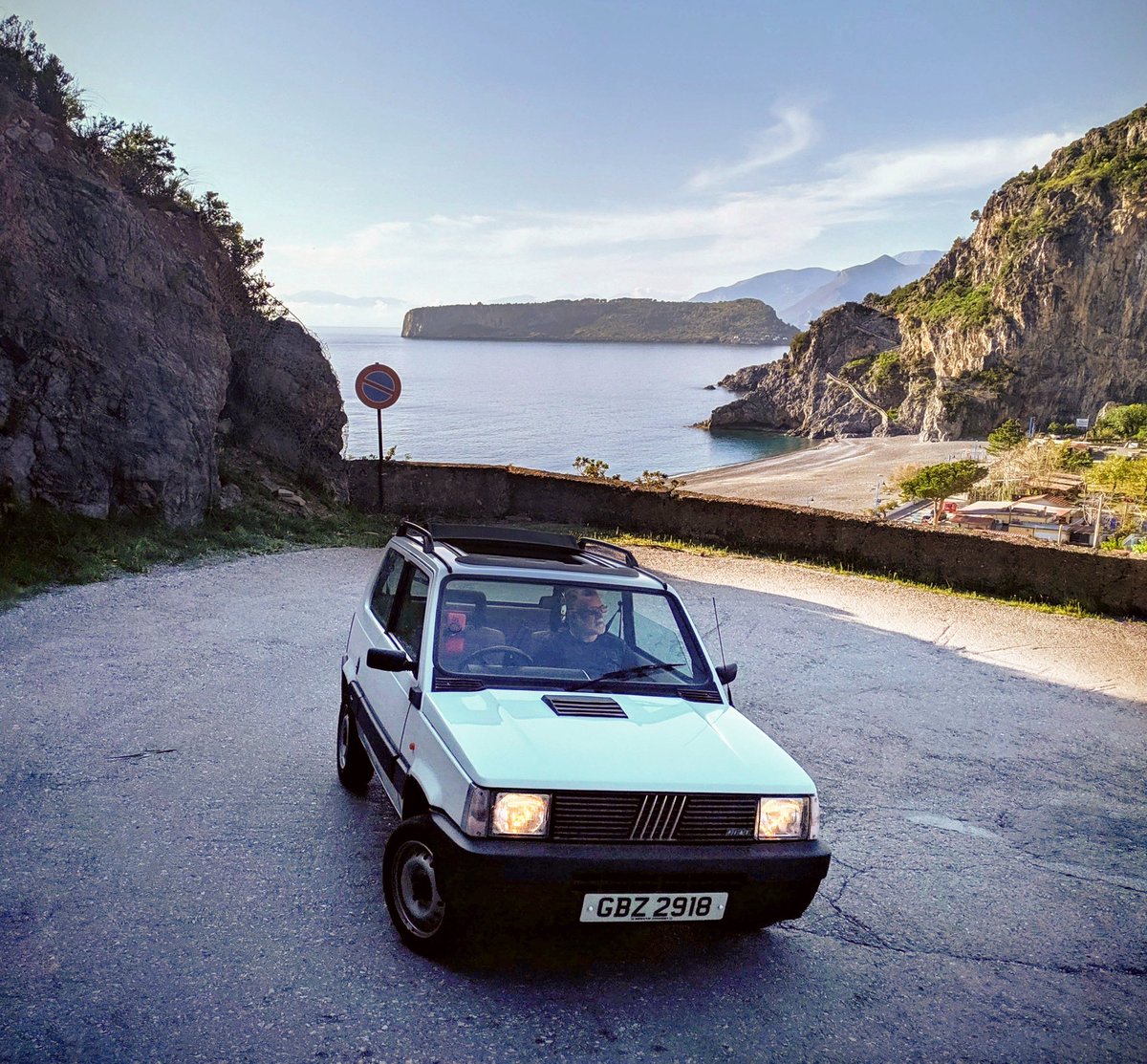 #DriveItDay with the Panda and the Current Mr Magill was to the beach as San Nicola Arcella #GCCG