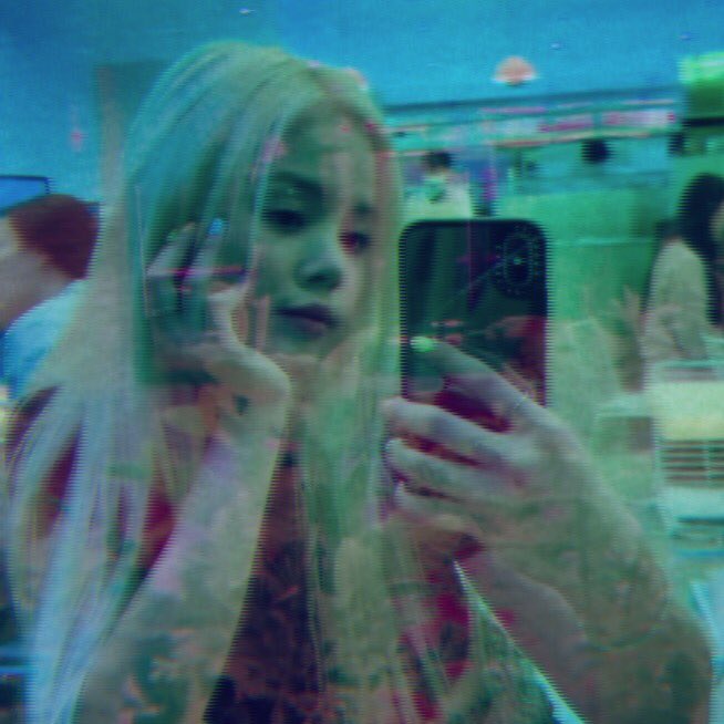 EGIRLSORN's tweet image. #손 #씨엘씨