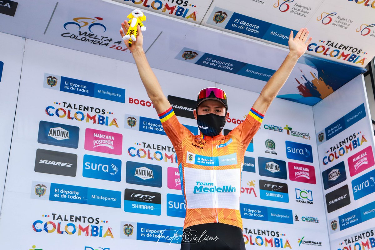 ¡Felicitamos a @JTitoHernandez, ganador del 1° Gran Premio de la Patagonia UCI 1.2, por su título en la Vuelta a Colombia 2021! 

Nos enorgullece haber contado el año pasado con su presencia y la de todo el @Team_Medellin. ¡Son siempre bienvenidos! ¡Salud, campeones! 🏆