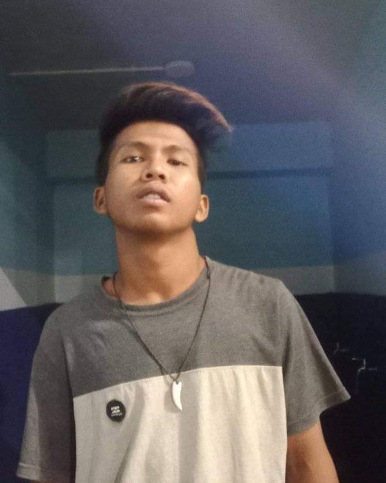 effendiharyo_'s tweet image. Rek, be'e ketok nang dalan rek!
GENDON, Provokator sing mbengok'i @tahFatah_ sampek dimassa warga padahal fitnah, dan arek iki malah sing ngerampas barange almarhum.

Nek onok sing ero keberadaane,
bisa info ke @hannivita .