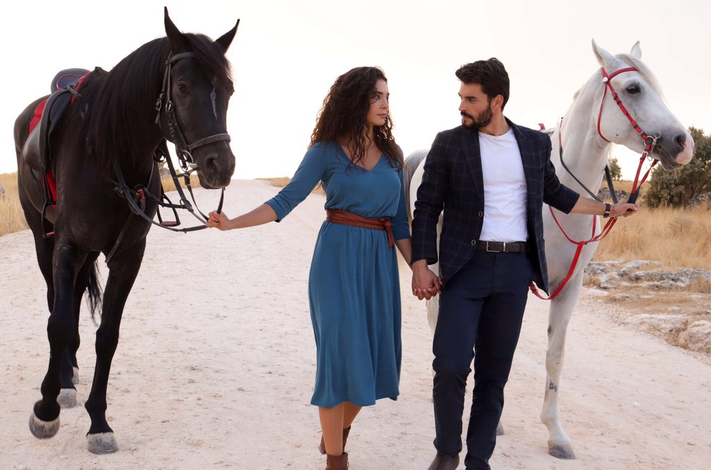 Bir kadın sevdim oda sensin! Diyen #MiranAslanbey iyi ki sen... 🎈
Ben aşkı sende öğrendim diyen #ReyyanŞadoğlu iyi ki hep sen... 🎈
#HercaiyeVeda