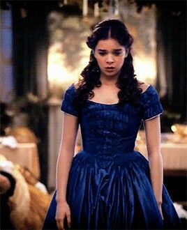 emisue__'s tweet image. a emily toda emburradinha esse eh o tuiter 🤍