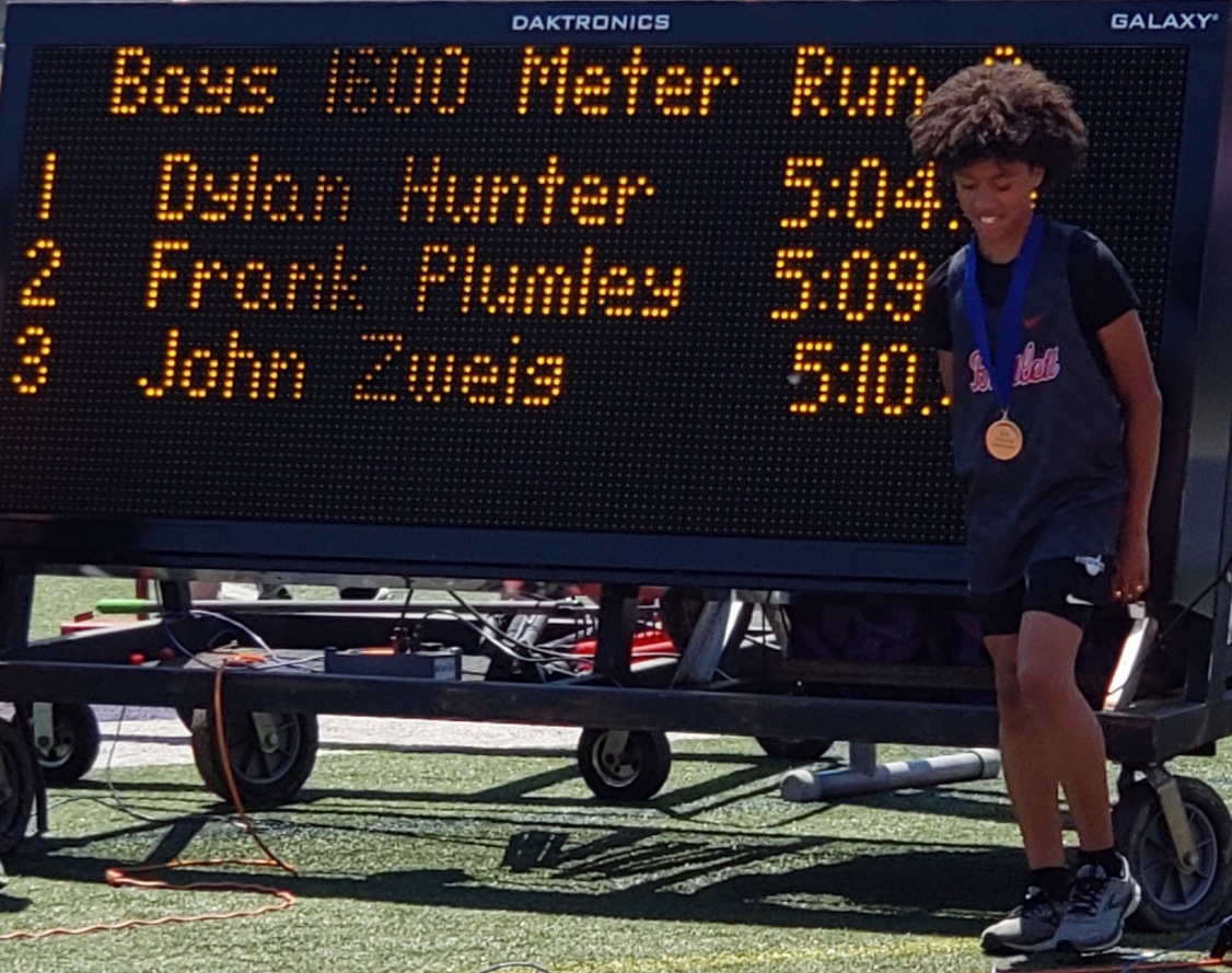 Today I became the 2021 <a href="/memphisyouthath/">Memphis Youth Ath.</a> 1600 (1 mile) Meter Race Champion. I set a new pr of 5:04. #dh
<a href="/EPMS_Eagles/">Elmore Park Middle</a> <a href="/memphisyouthath/">Memphis Youth Ath.</a> <a href="/FleetFeetMemphs/">Fleet Feet Memphis</a> <a href="/memphisrunners/">Memphis Runners</a> <a href="/RunnersWorldmag/">Runner's World</a> <a href="/brooksrunning/">Brooks Running 💙</a> <a href="/saucony/">Saucony</a> <a href="/Nike/">Nike</a> <a href="/Strava/">Strava</a> <a href="/tnmilesplit/">MileSplit Tennessee</a> <a href="/milesplit/">MileSplit US</a>
