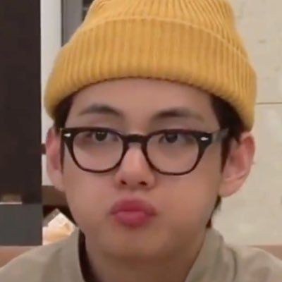 Taecaff's tweet image. les joues de pain du teteco