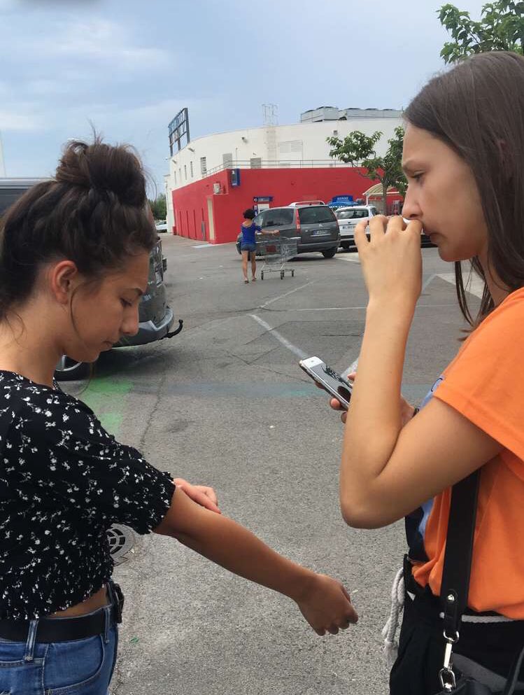 sassaflori's tweet photo. Joyeux anniversaire à ma personne préférée, 19ans! Je t’aime 🤍🤍🤍 https://t.co/LtiVqHnlwg