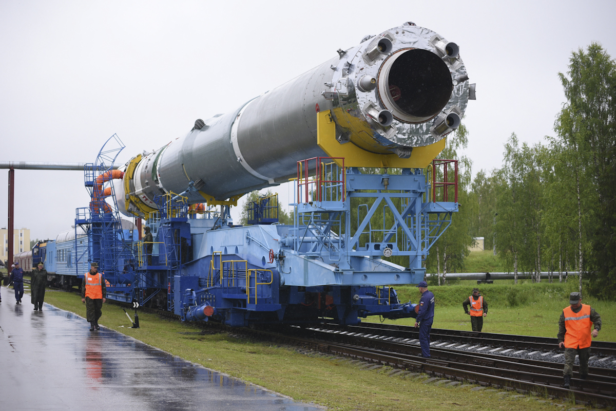A few words on the strangest version of Soyuz, Soyuz 2.1v. It's a light launcher, without side blocks, which flies with an NK-33A engine, which was manufactured... In the 70s, for the N-1 launcher. So yes, Soyuz 2.1v flies with 50 years old engines, made for lunar flight !