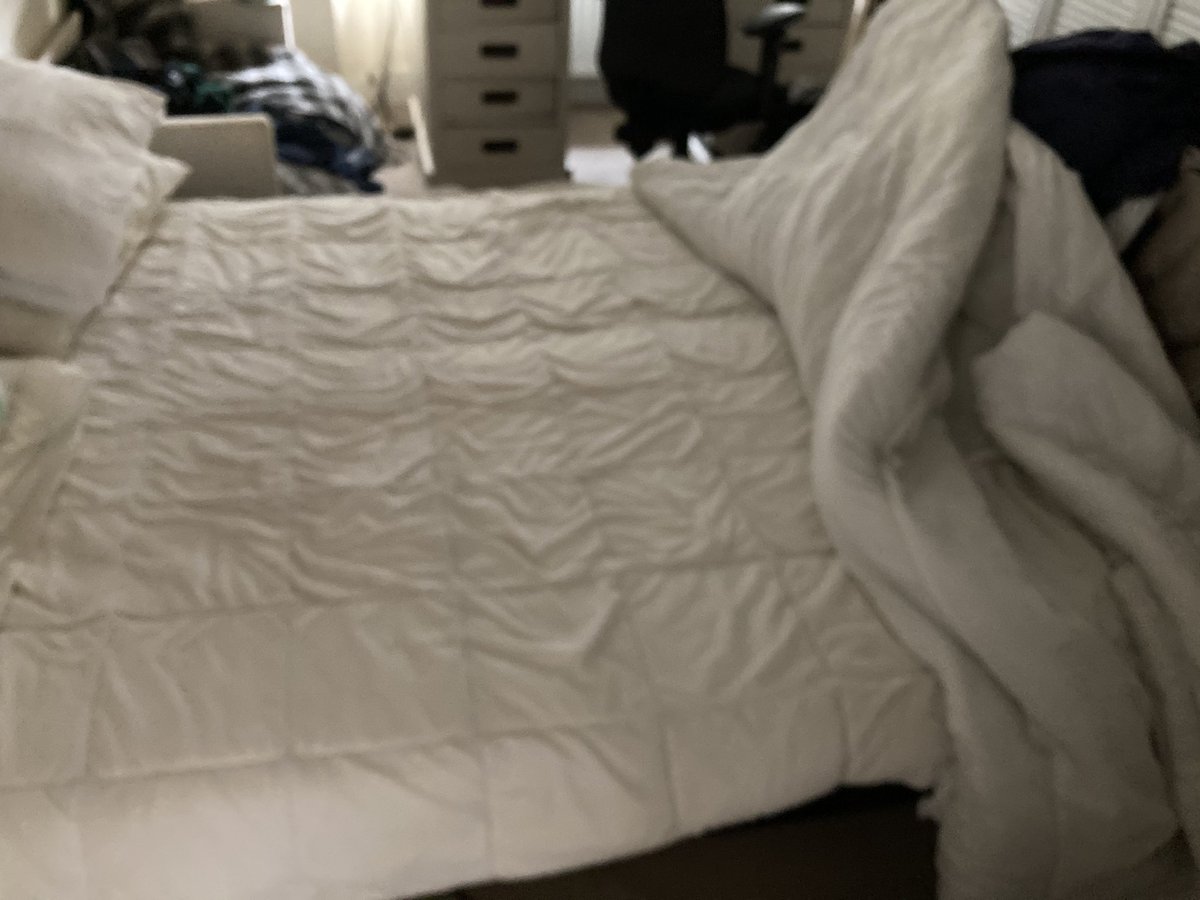 DeanCornish1966's tweet photo. When you’re tired on a Sunday night and want to go to bed...
No more demoralising a sight. #MakeBed #Argh https://t.co/eKsbTSFten