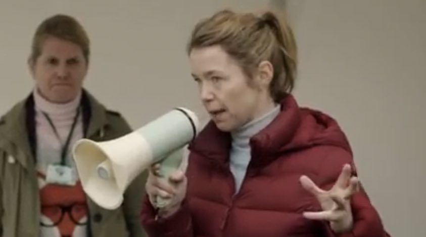 chiwithaC's tweet photo. i love anna maxwell martin bringing her megaphone from job to job❤️ https://t.co/T2k4NCNz49