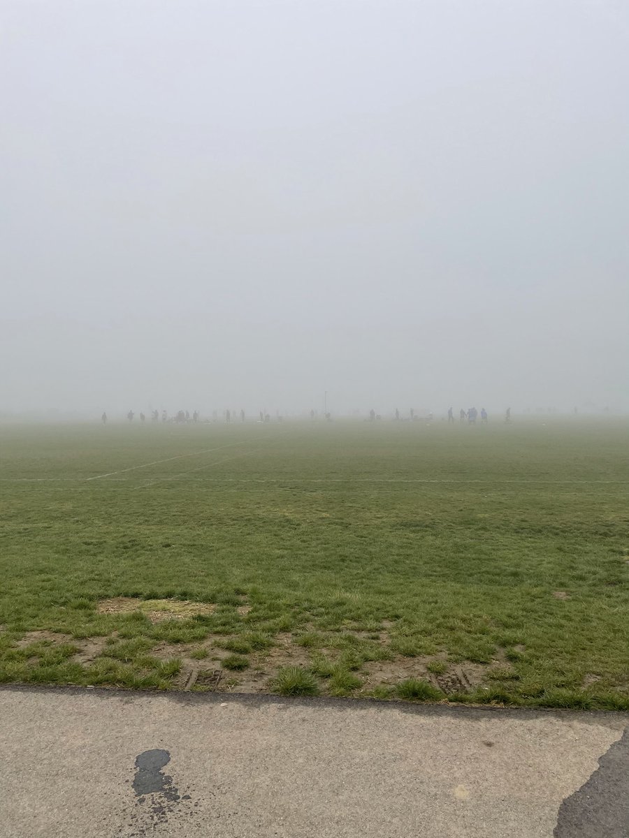 Last game of the Blue Chip Showcase. Yes, there are players on the field!