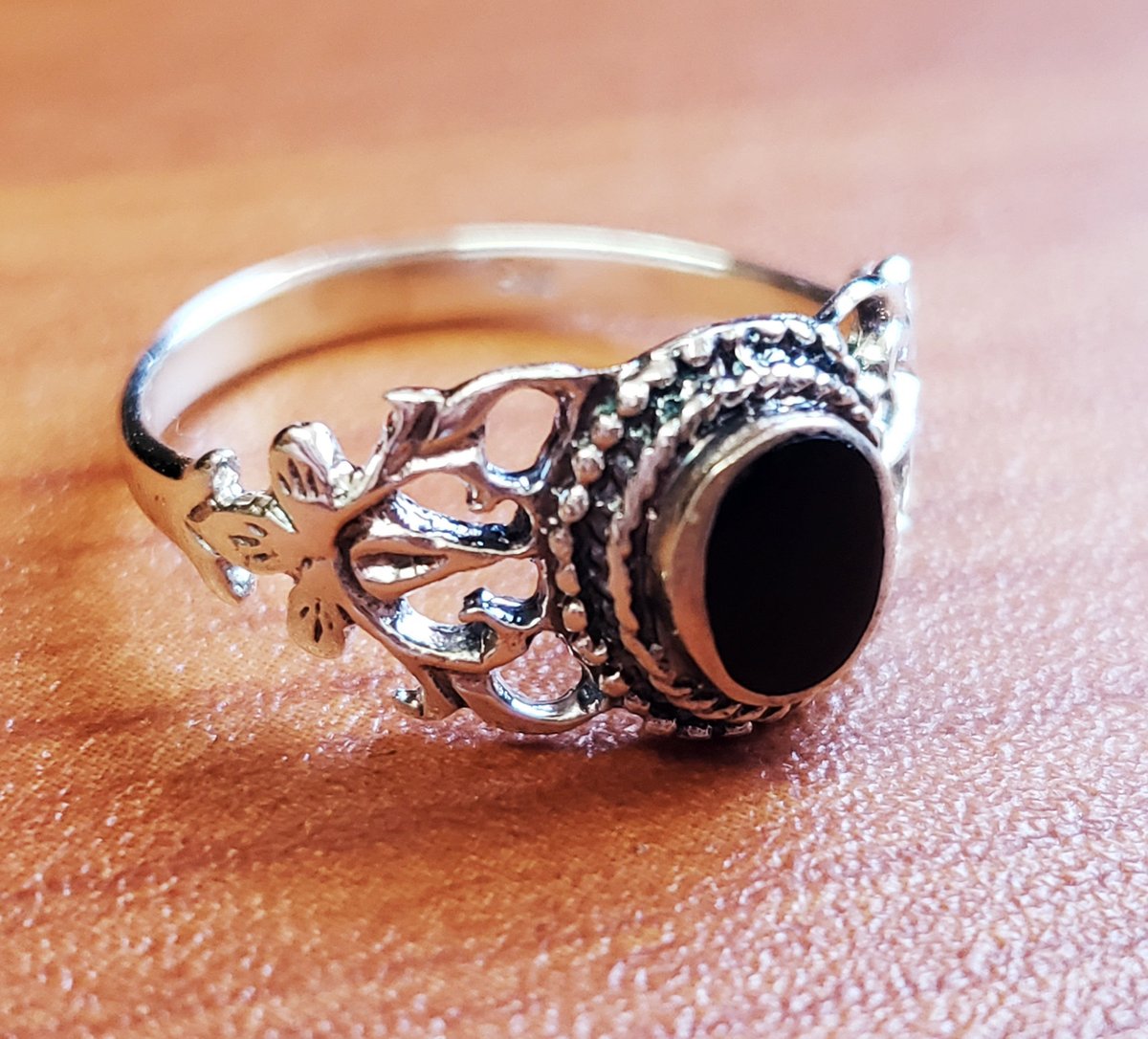 AnnTigJewelry's tweet photo. Excited to share the latest addition to my #etsy shop: Onyx Ring – Silver Ring – Sterling Silver Jewelry – Black Onyx Ring –Jewelry – Statement ring - Jewelry - Ring https://t.co/9J6eCZx619 #silver #black #unisexadults #stone #onyxring #silverring #925silverring #silve https://t.co/DGRIDqkRBA
