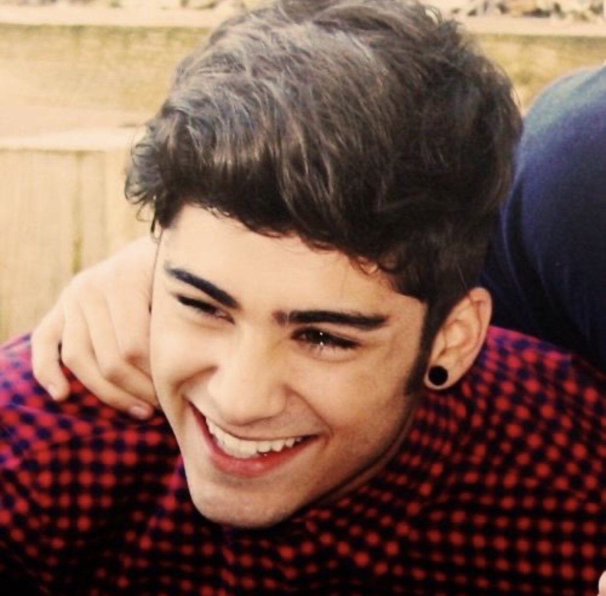 Thread by @haloforevermore, zayn smiling; a comfort thread [...]