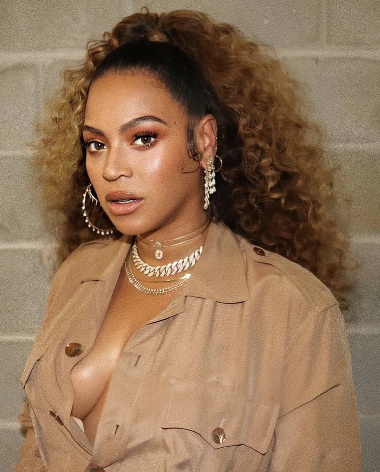 yonceir's tweet photo. Beyoncé is so FINE. https://t.co/kVuROcDaWd