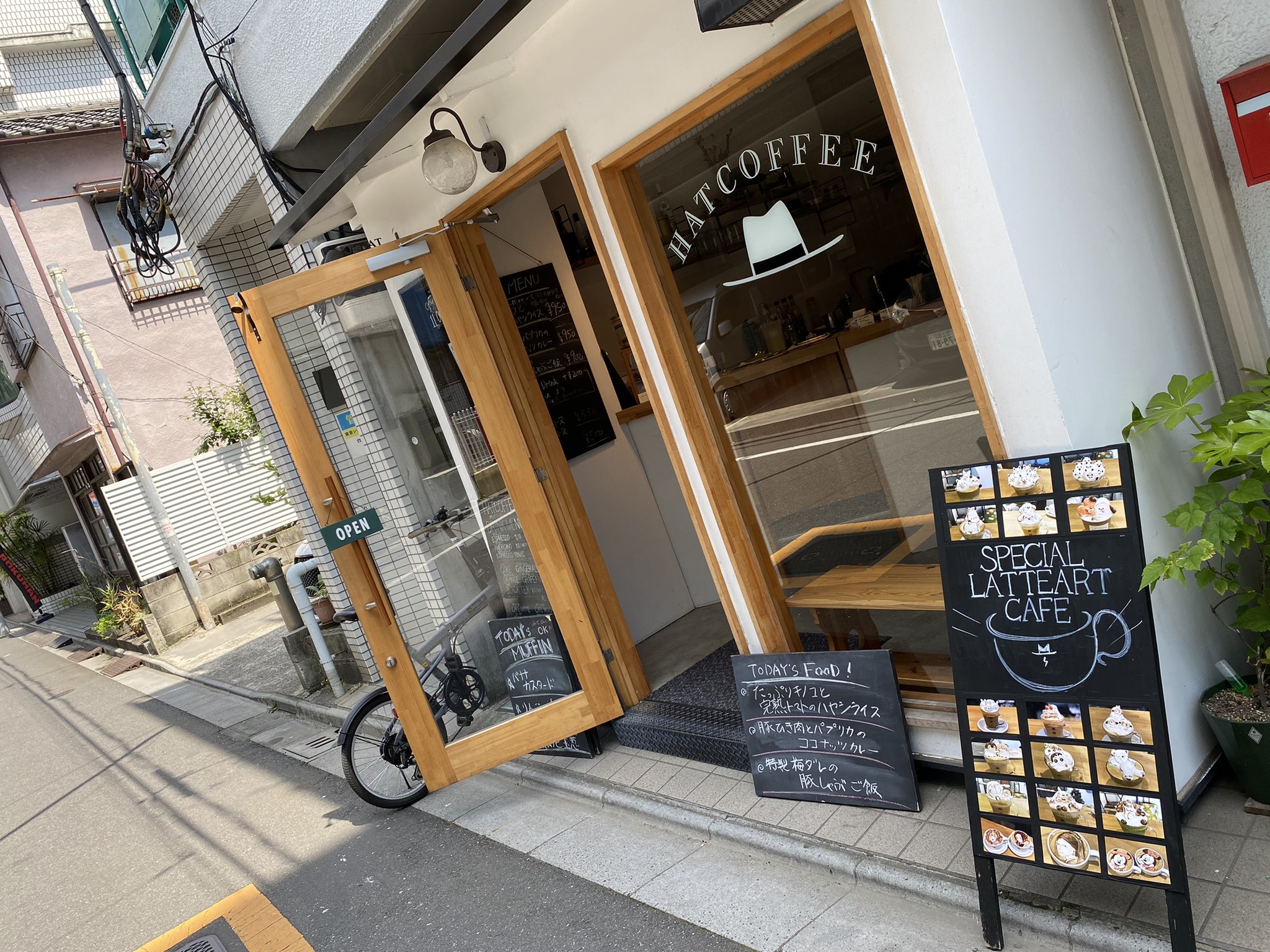 せっきぃ 面白いお店に出会った 浅草蔵前あるスペシャルラテアート専門店のhat Coffee 携帯に収めてある自分の好きな写真や画像からオリジナルラテを作ってくれ 更に制作工程を自由に撮らせてくれるという サービス業の鑑みたいなお店 素敵な時間を