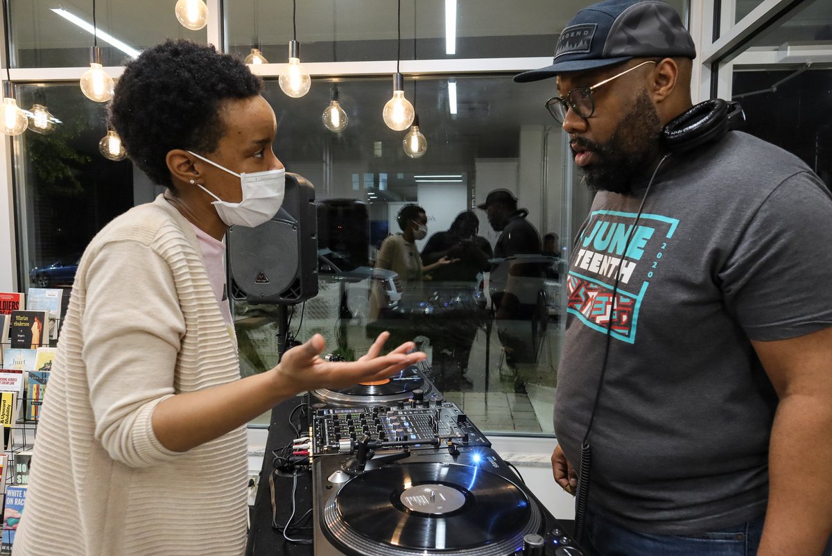 MannyWallace's tweet image. I spent some time at @BrittanysRecord in @3rdSpaceCLE for #bringyourownvinyl night. A pretty cool experience. #byov