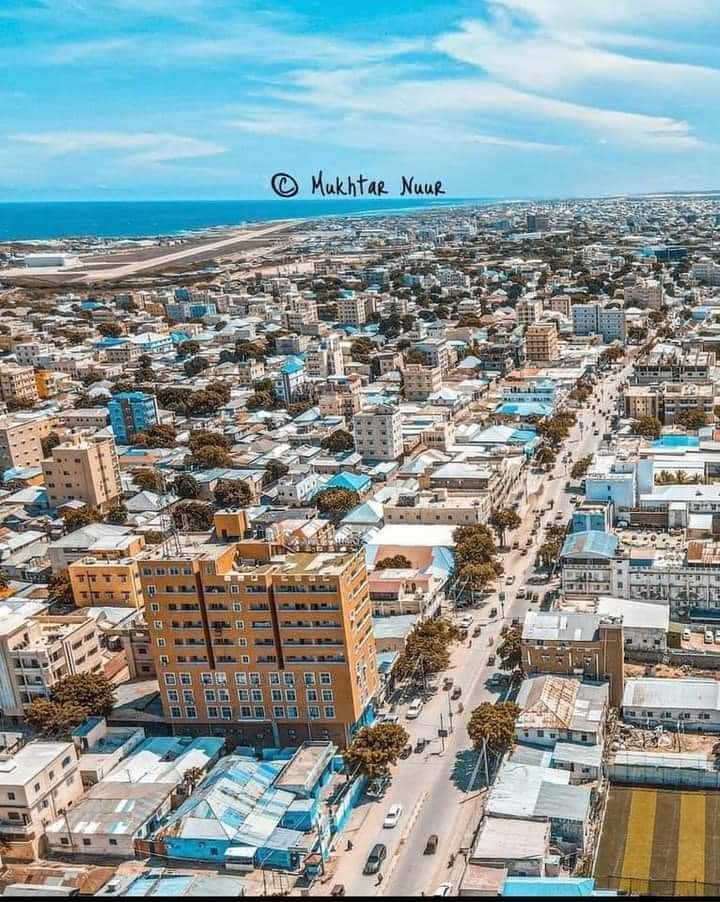 Yuucali143's tweet photo. Dalka waan wada leenahay walalayaal, aan u naxno oo u turno ilaashano, dagaal iyo colaad ma rabno isku tanaasula ❤🇸🇴

Mustaqbal la'aan horay ayaa aabayashen iyo hooyoyinkeen u dhigteen maanta anaga oo dhalin yaro hana dhigina mustaqbal la'aan

Kusocoto
Muxafid &amp; mucarid
#Somalia https://t.co/13hrR4vzTr