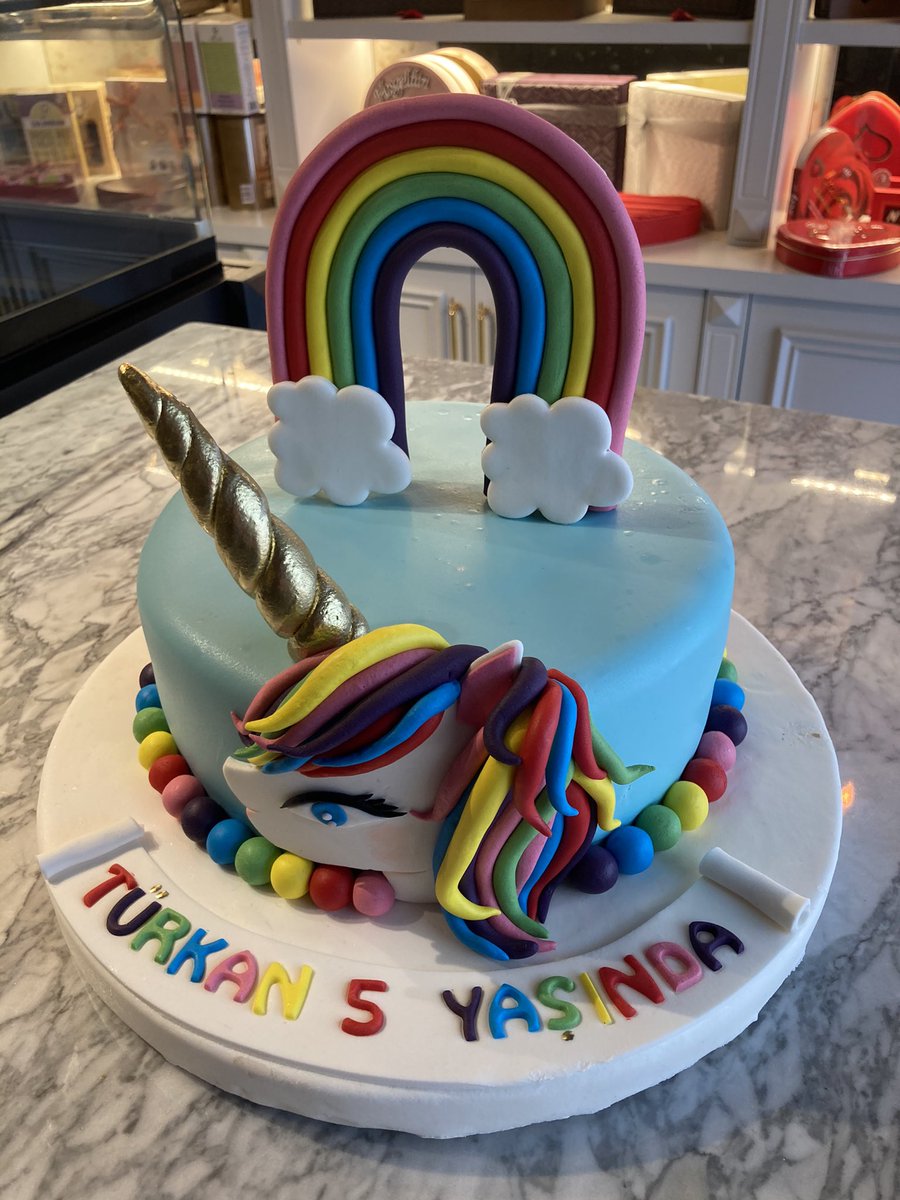 Patisserie Ürünlerimiz Gel-Al ve Paket Servis olarak hizmetinizdedir.
🛵 Paket Servis 🛵
⏰ 10:00 - 24:00
☎️ 0533 509 67 30
💳 Sodexo - Multinet - Setcart
🎂 Özel Gün Pasta Siparişi
#doğumgünüpastası #gelal #pendik #patisserie #tatlı #paketservis  #pastane #unicornpasta #kartal