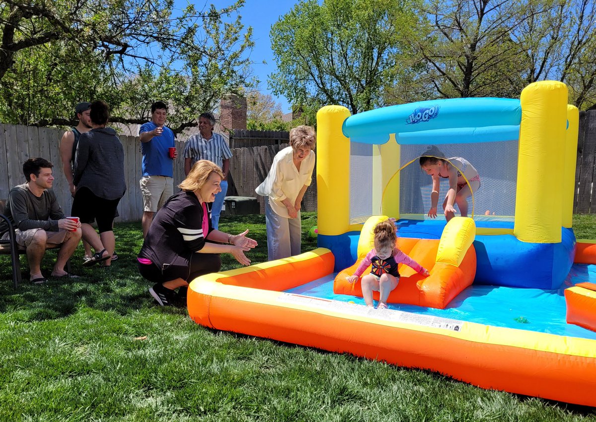 lovemylabs1's tweet photo. Another fun tryazon party in the books! They sent us these awesome water toys to try out & they were a hit! #BestwaySlideIntoSpring #Bestway #tryazon @Tryazon https://t.co/t0Np2HYAdB