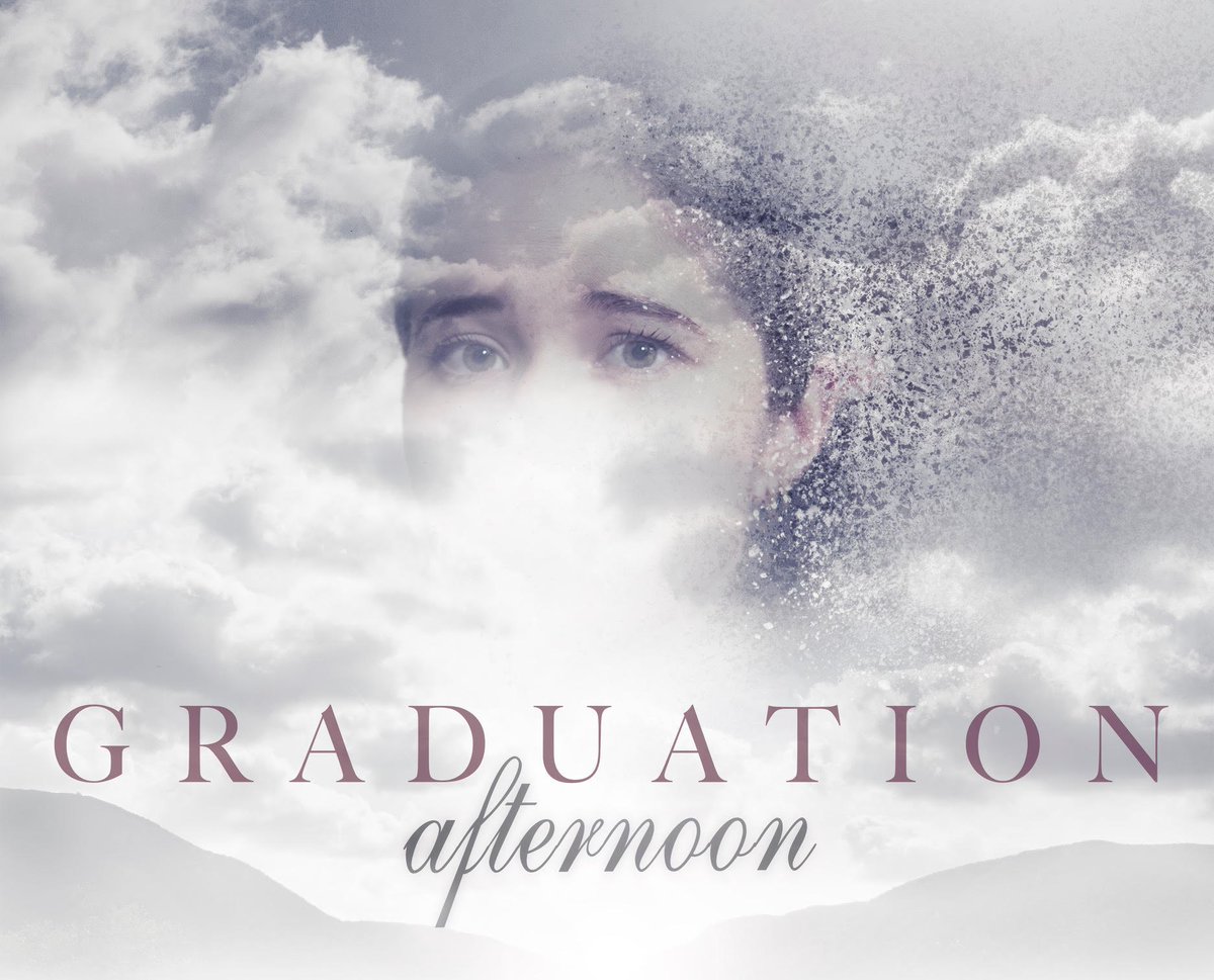 StephenKingRlz's tweet photo. Now playing #GraduationAfternoon from #RobAnthony #StephenKingRules https://t.co/vU13IEgSDE