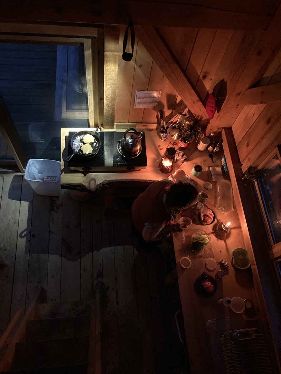 MrSheaScience's tweet photo. Burgers by candlelight https://t.co/1zTxbHLMc6