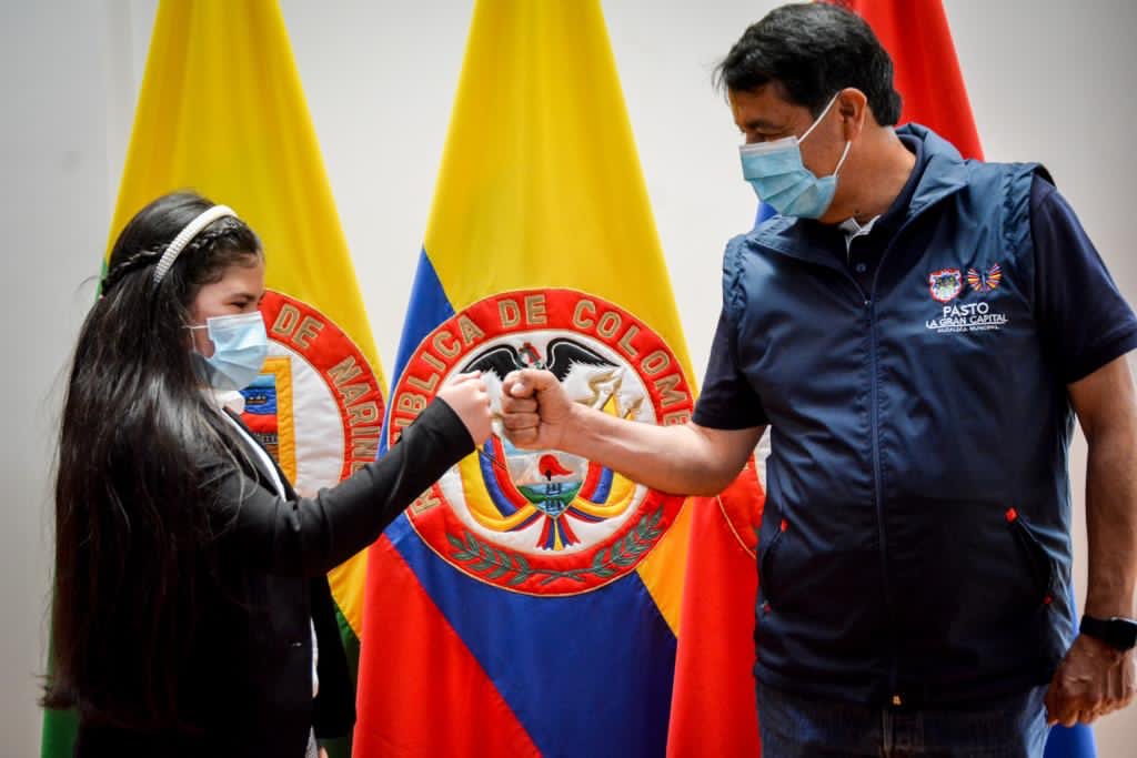 GERMANCHAMORRO1's tweet image. En este mes de la niñez, Alice Dayana Bravo estuvo como Alcaldesa por un día  

La voz de nuestros niñas y niños es fundamental en nuestra toma de decisiones para construir las grandes transformaciones de #Pasto. @lunna ⁦@ConsejeriaNinez⁩